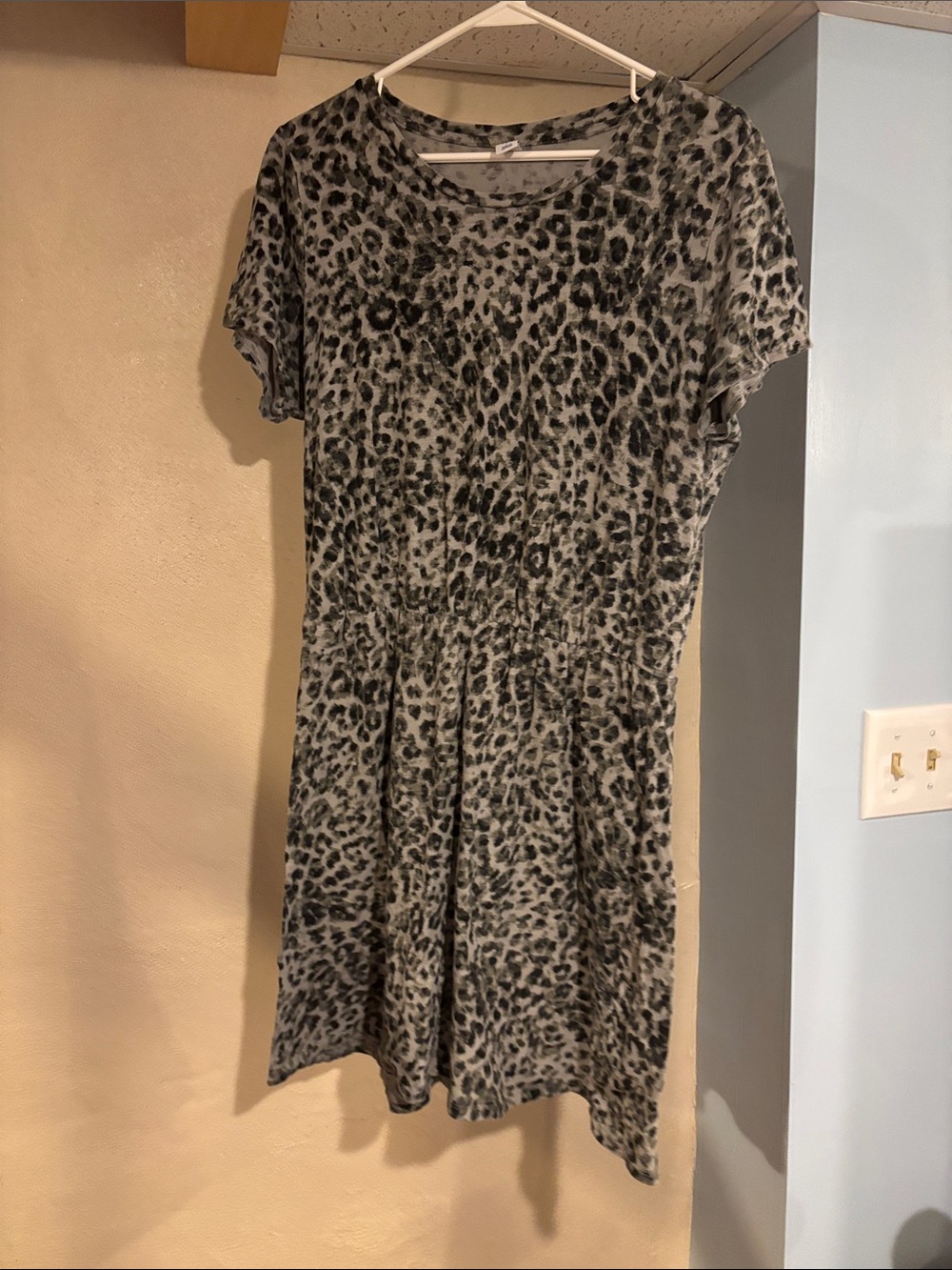 Old Navy Gray Leopard Print Midi Dress